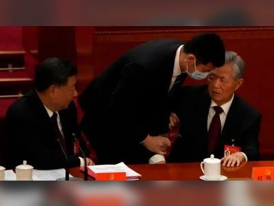 China's former leader Hu Jintao sudendly escorted out of party congress