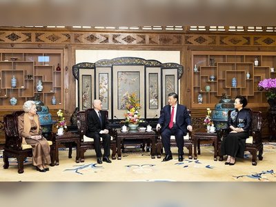 Xi Jinping and His Wife Meet with Cambodian King Norodom Sihamoni and Queen Mother Norodom Monineath Sihanouk